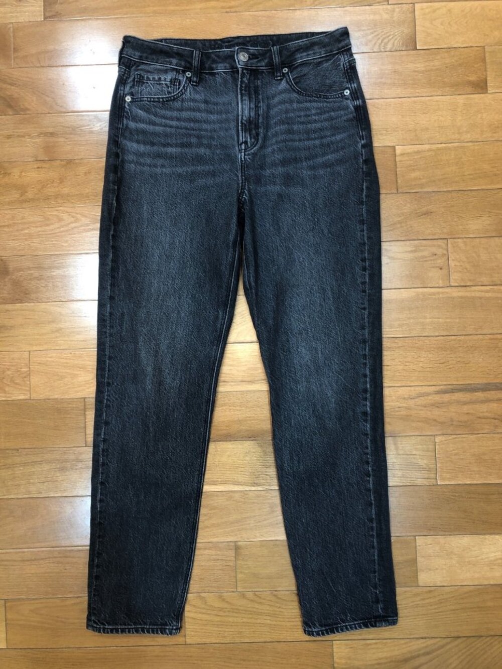 American Eagle Strigid Black Mom Jeans High Rise Straight Leg - Size 6 Regular